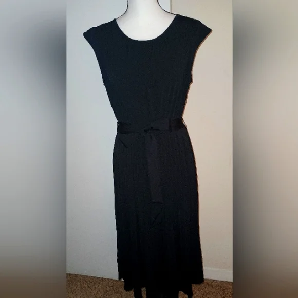 New LOFT Elegant Black Sleeveless Dress M - Picture 1 of 6